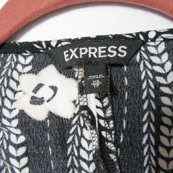 Express Black Floral Dress - Picture 6 of 9